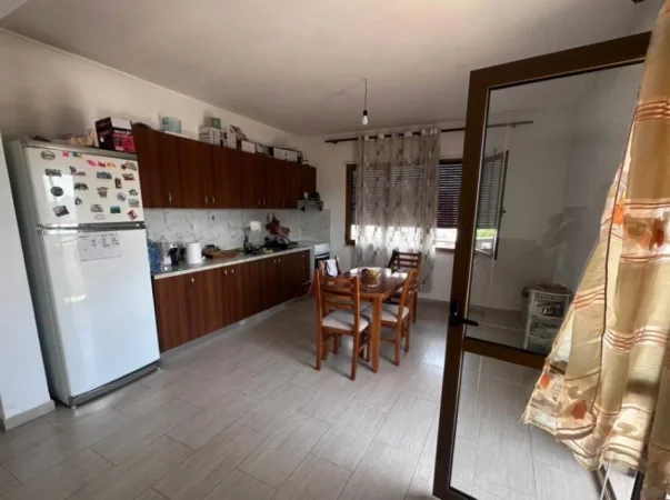 Tirane, jepet me qera apartament 1+1+Ballkon Kati 7, 70 m² 450 € (rruga ASIM VOKSHI)