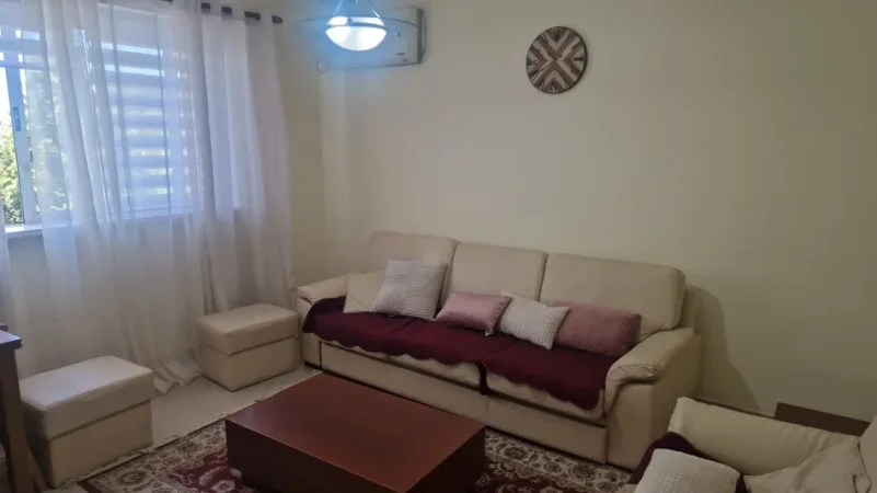 Tirane, jepet me qera apartament 1+1 Kati 3, 64 m² 500 € (21 Dhjetori/Mozaiku)