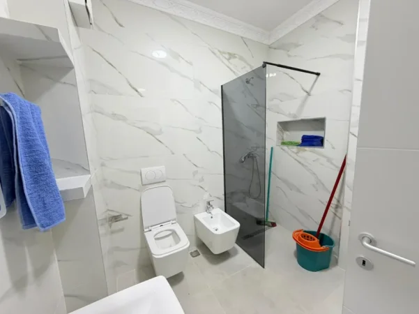 Tirane, jepet me qera apartament 1+1 Kati 3, (jordan misja)