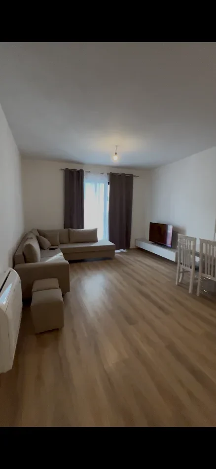 Tirane, jepet me qera apartament 2+1+Ballkon Kati 3, 100 m² 600 € 