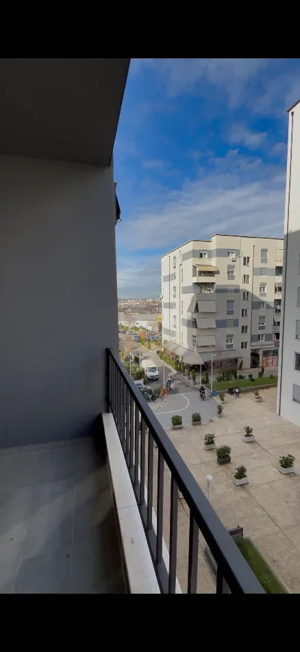 Tirane, jepet me qera apartament 2+1+Ballkon Kati 3, 100 m² 600 € 