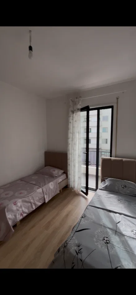 Tirane, jepet me qera apartament 2+1+Ballkon Kati 3, 100 m² 600 € 