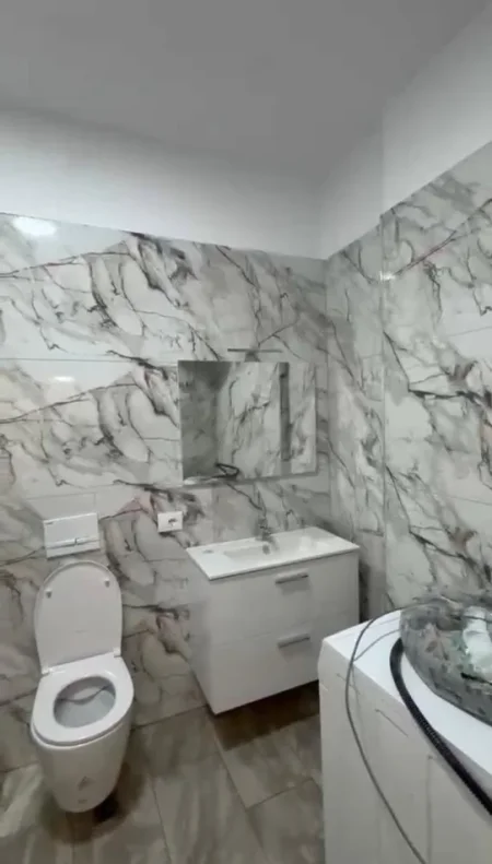 Tirane, jepet me qera apartament 2+1 Kati 4, 100 m² 620 € (Rruga 5 Maji)