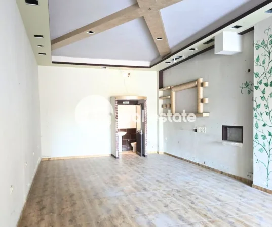 Shkoder, jepet me qera ambjent biznesi Kati 1, 50 m² (PERBALLE PROKURORISE)