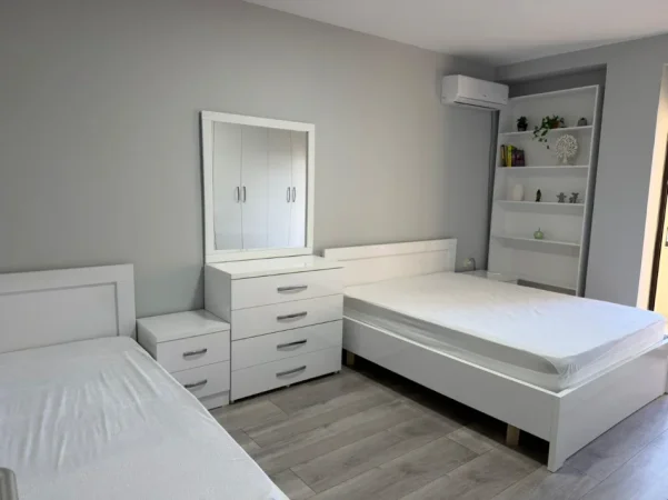 Tirane, shitet apartament 2+1+Ballkon Kati 5, 90 m² 268.000 € (Fillimi i Rrugës Frosina Plaku)