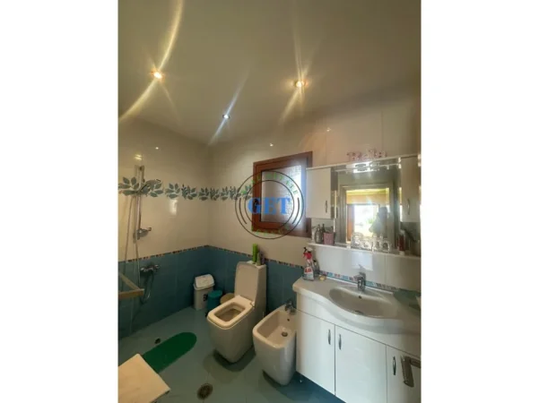 Durres, jepet me qera apartament 2+1 Kati 3, 80 m² 400 € (kenet)