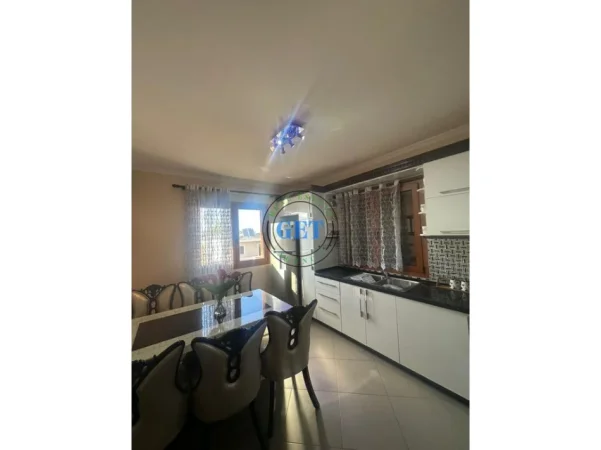Durres, jepet me qera apartament 2+1 Kati 3, 80 m² 400 € (kenet)