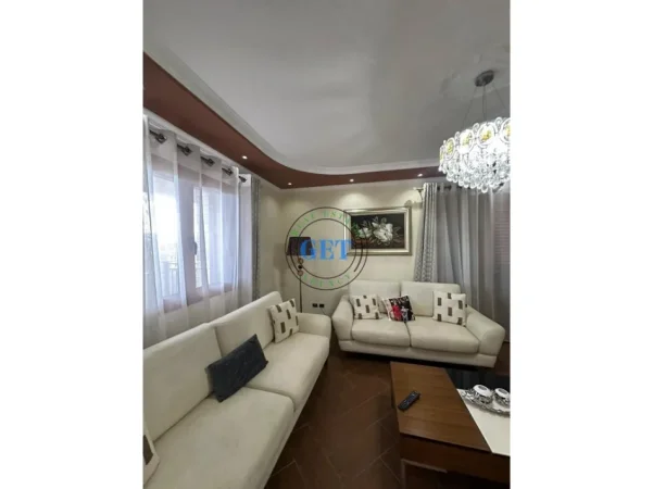 Durres, jepet me qera apartament 2+1 Kati 3, 80 m² 400 € (kenet)