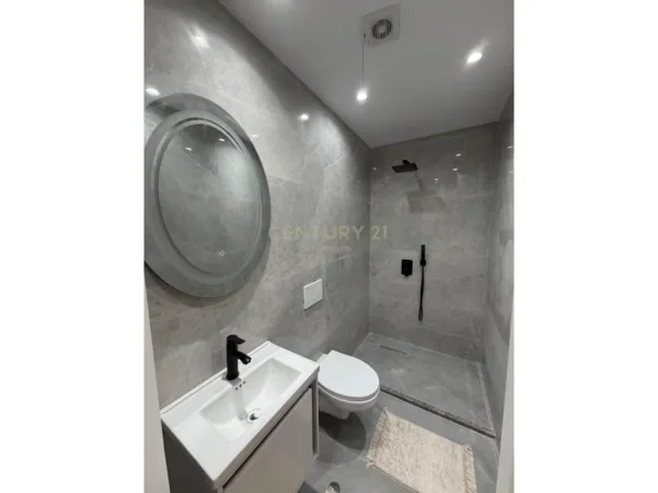 Tirane, shitet apartament 1+1 Kati 5, 60 m² 118.000 € (astiri)
