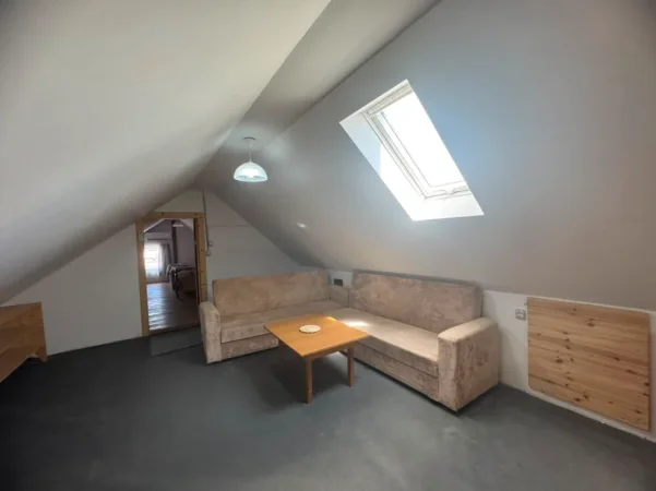 Tirane, jepet me qera apartament 1+1+Ballkon Kati 3, 75 m² 350 € (Don Bosko, pranë Piceri Herdit)