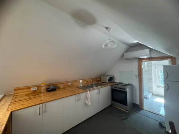 Tirane, jepet me qera apartament 1+1+Ballkon Kati 3, 75 m² 350 € (Don Bosko, pranë Piceri Herdit)