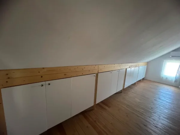 Tirane, jepet me qera apartament 1+1+Ballkon Kati 3, 75 m² 350 € (Don Bosko, pranë Piceri Herdit)
