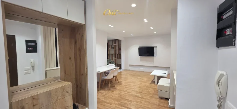 Tirane, jepet me qera apartament 1+1 Kati 2, 80 m² 550 € (kodra e diellit)