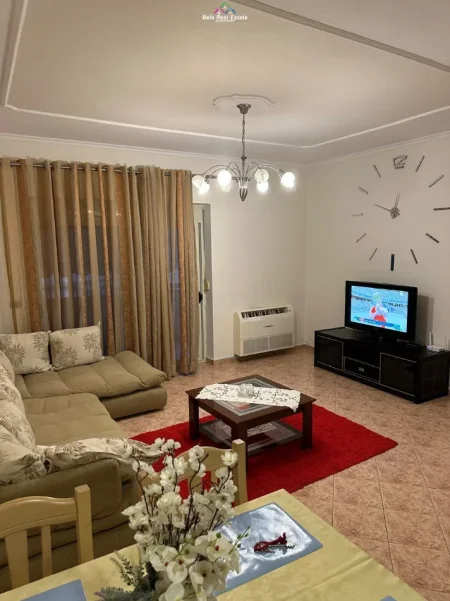 Tirane, jap me qera apartament 3+1 Kati 2, 120 m² 830 € (Rruga e Elbasait, prane Shkolles se Baletit)