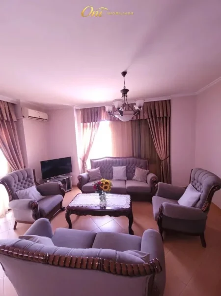 Tirane, jepet me qera apartament 2+1+2  Kati 8, 125 m² 700 € (ISH EKSPOZITA)