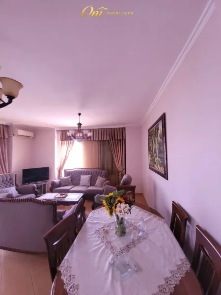 Tirane, jepet me qera apartament 2+1+2  Kati 8, 125 m² 700 € (ISH EKSPOZITA)