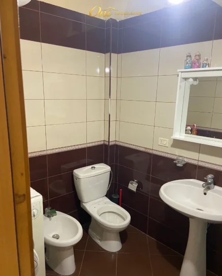Tirane, jepet me qera apartament 1+1 Kati 5, 62 m² 600 € (PALLATET AGIMI)