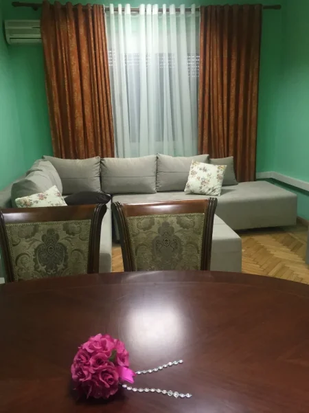 Tirane, oferte Mobilje te perdorura 200 €