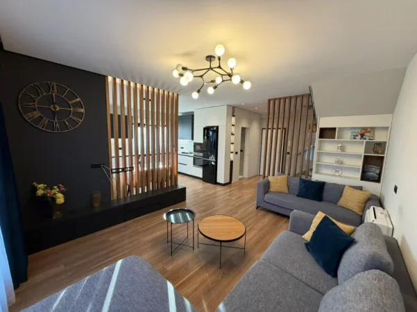 Tirane, jepet me qera apartament 3+1 Kati 3, (5 MAJI)