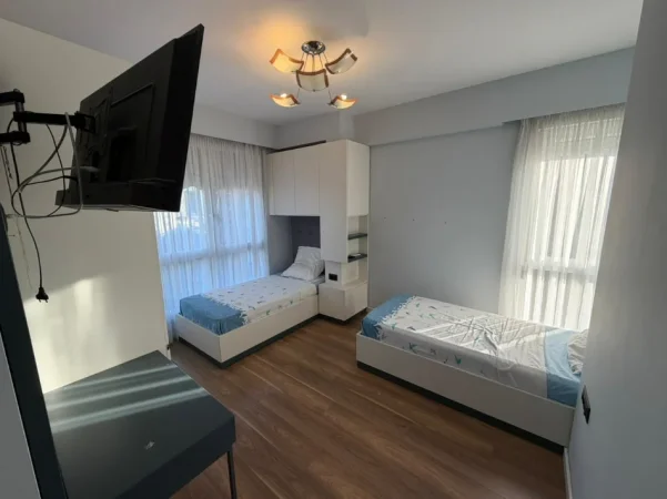 Tirane, jepet me qera apartament 3+1 Kati 3, (5 MAJI)