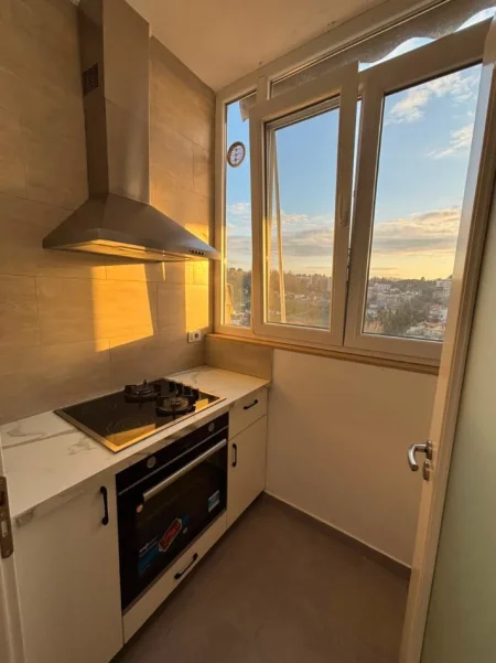 Tirane, jepet me qera apartament Studio Kati 9, 53 m² (vilat gjermane)