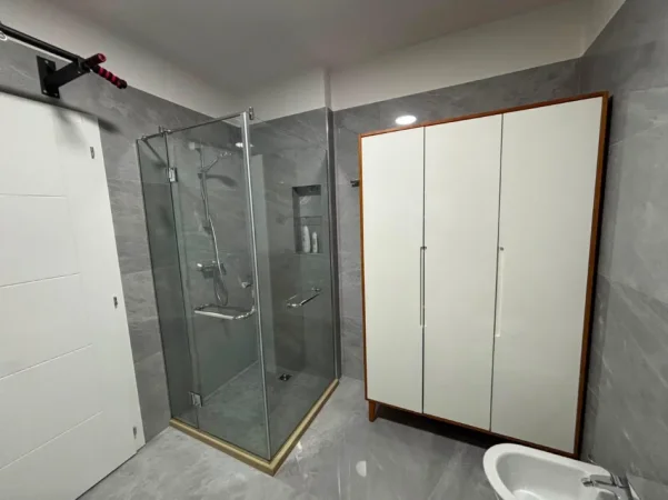 Tirane, jepet me qera apartament Studio Kati 9, 53 m² (vilat gjermane)
