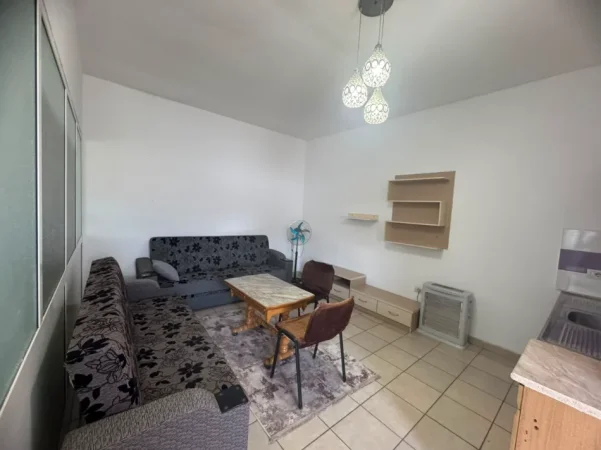 Tirane, jepet me qera apartament 1+1+Ballkon Kati 2, 60 m² 350 € (Don Bosko, Rruga Albanopoli)