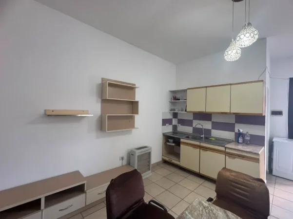 Tirane, jepet me qera apartament 1+1+Ballkon Kati 2, 60 m² 350 € (Don Bosko, Rruga Albanopoli)