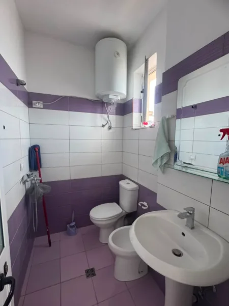 Tirane, jepet me qera apartament 1+1+Ballkon Kati 2, 60 m² 350 € (Don Bosko, Rruga Albanopoli)