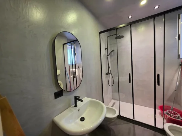 Tirane, jepet me qera apartament 2+1 Kati 4, 110 m² 1.200 € (Toptani)