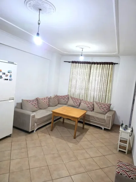 Jepet me Qera Apartament 1+1 në Astir,  400 mije leke, VETEM 1 QERA PARAPAGIM