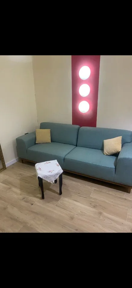Jepet me Qira Apartamenti 1+1 ne Myslym Shyr, 500 mije leke