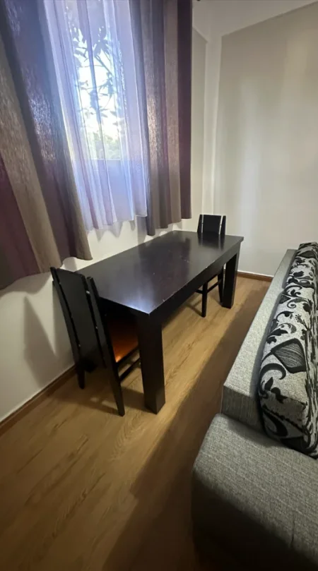 Tirane, jepet me qera shtepi 1+1 Kati 1, 60 m² 35.000 Lek