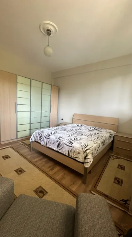 Tirane, jepet me qera shtepi 1+1 Kati 1, 60 m² 35.000 Lek
