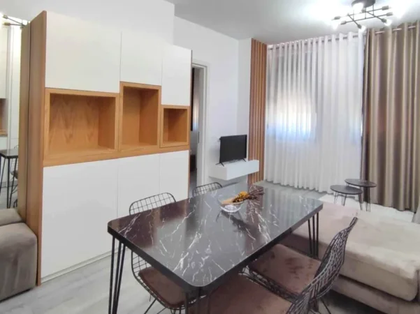 Tirane, jepet me qera apartament 1+1 Kati 2, 60 m² 469 € (Rruga Konferenca e Pezes)