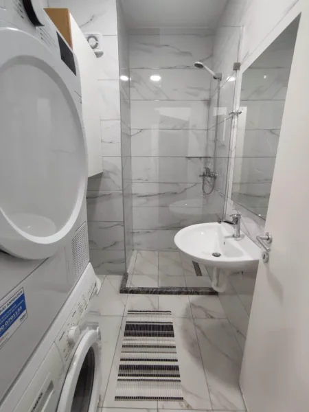 Tirane, jepet me qera apartament 1+1 Kati 2, 60 m² 469 € (Rruga Konferenca e Pezes)