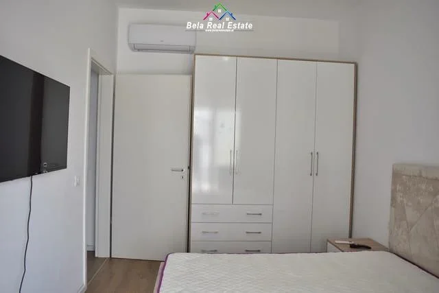 Tirane, jepet me qera apartament 1+1+Ballkon Kati 5, 60 m² 475 € (ali demi)