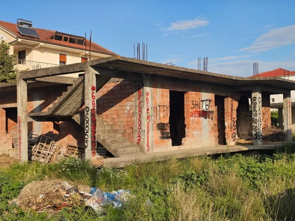 Durres, shitet shtepi Vile 1 Katshe Kati 1, 500 m² 125.000 € 