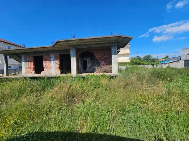 Durres, shitet shtepi Vile 1 Katshe Kati 1, 500 m² 125.000 € 