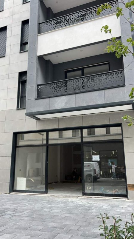 Tirane, jepet me qera ambjent biznesi Kati 1, 76 m² 40.000 Leke (kamez)