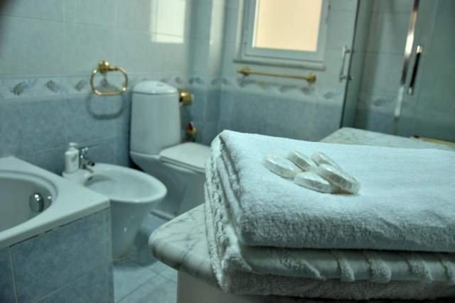 Tirane, jepet me qera apartament 2+1+BLK Kati 6, 131 m² 600 Euro (Rruga Andon Zako Cajupi)