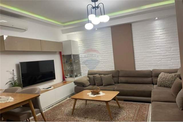 Tirane, jepet me qera apartament 2+1 Kati 6, 90 m² 500 Euro (Yzberisht)