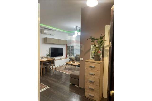 Tirane, jepet me qera apartament 2+1 Kati 6, 90 m² 500 Euro (Yzberisht)