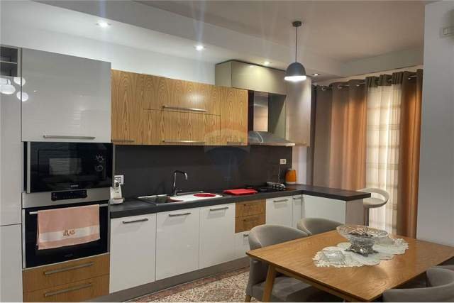 Tirane, jepet me qera apartament 2+1 Kati 6, 90 m² 500 Euro (Yzberisht)
