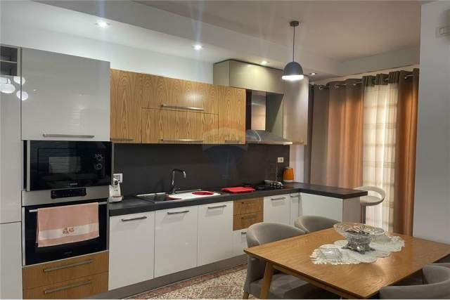 Tirane, jepet me qera apartament 2+1 Kati 6, 90 m² 500 Euro