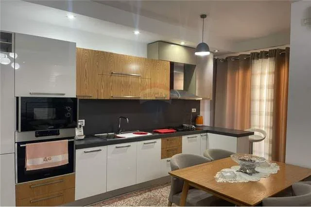 Tirane, jepet me qera apartament 2+1 Kati 6, 90 m² 500 Euro