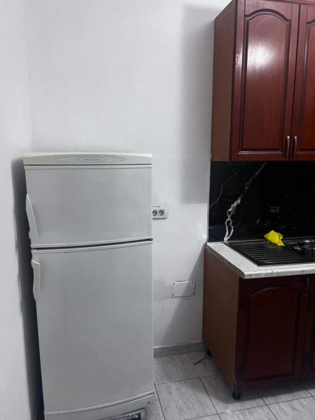 Tirane, jepet me qera apartament 100 m² 35.000 Leke (Sauk)