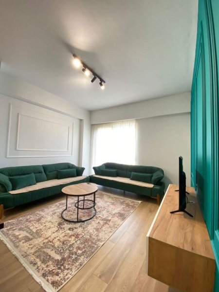 Tirane, jepet me qera apartament 2+1+BLK prane Stacioni i Trenit  KOMPLEKSI SIRI 2 CMIMI:550 EURO + PARKIM