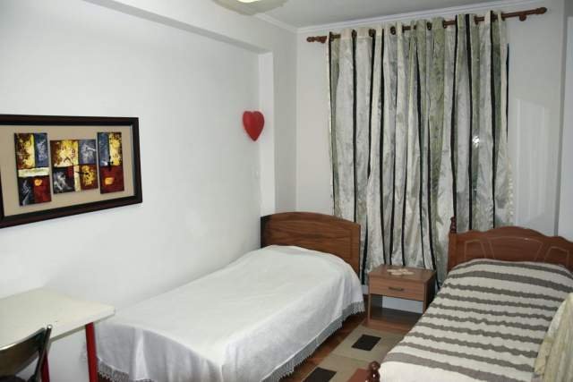 Tirane, jepet me qera apartament Kati 3, 130 m² 600 Euro (Bllok)