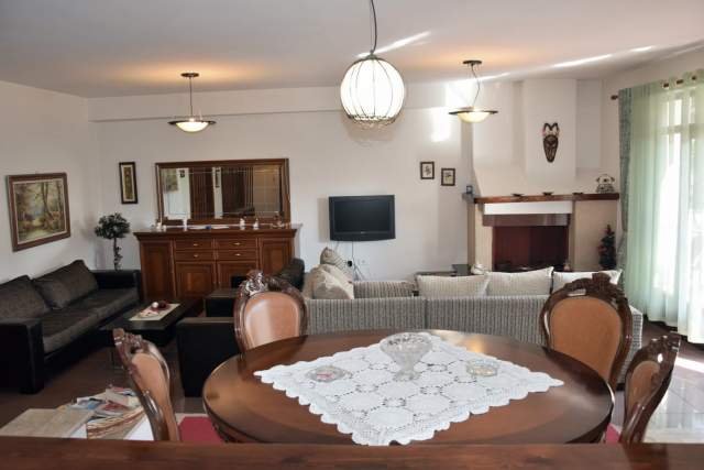 Tirane, jepet me qera apartament Kati 3, 130 m² 600 Euro (Bllok)